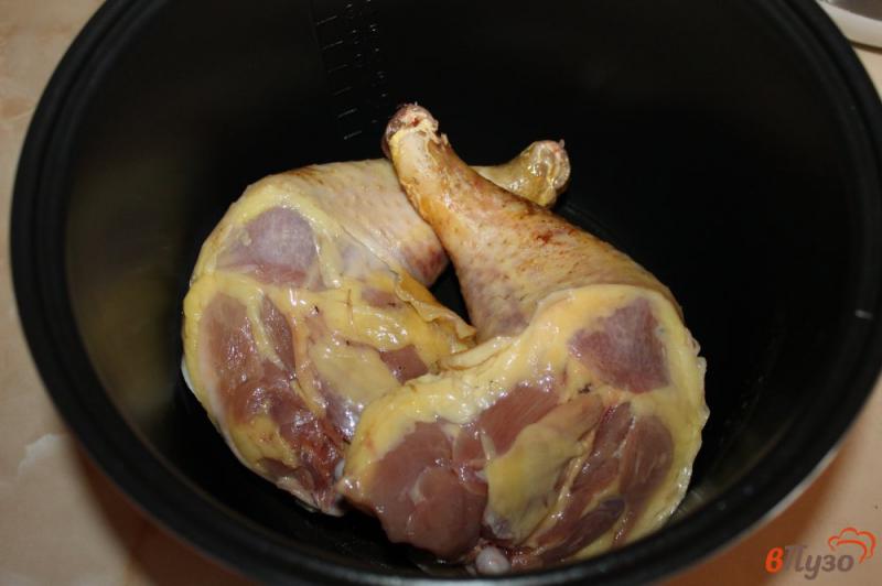 Фото приготовление рецепта: Окорочка в мультиварке тушеные в соевом соусе шаг №2
