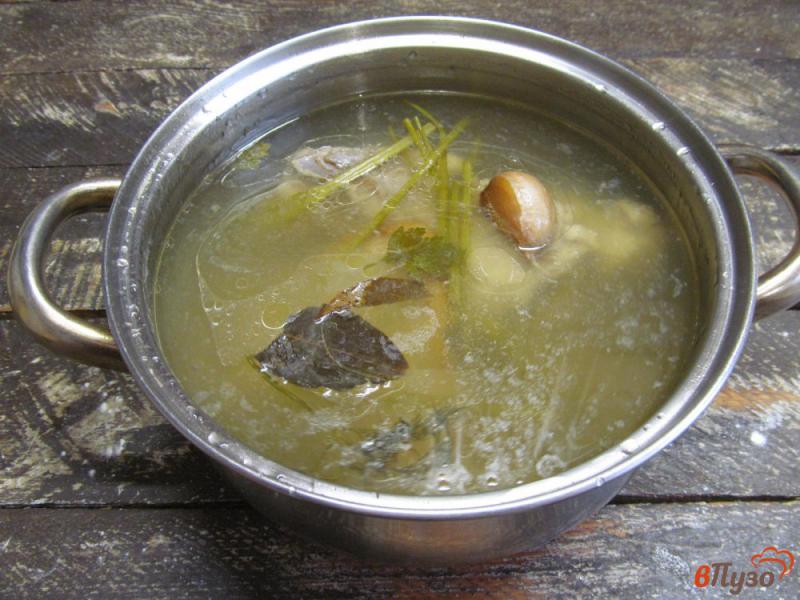 Фото приготовление рецепта: Томатный суп с маринованной капустой и кукурузной крупой шаг №1
