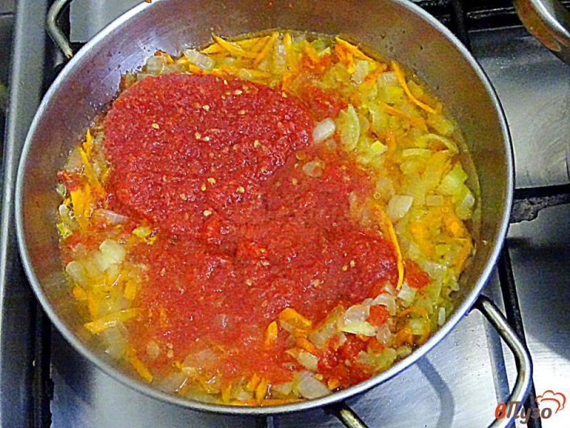 Фото приготовление рецепта: Томатный суп с рисом и помидорами шаг №4