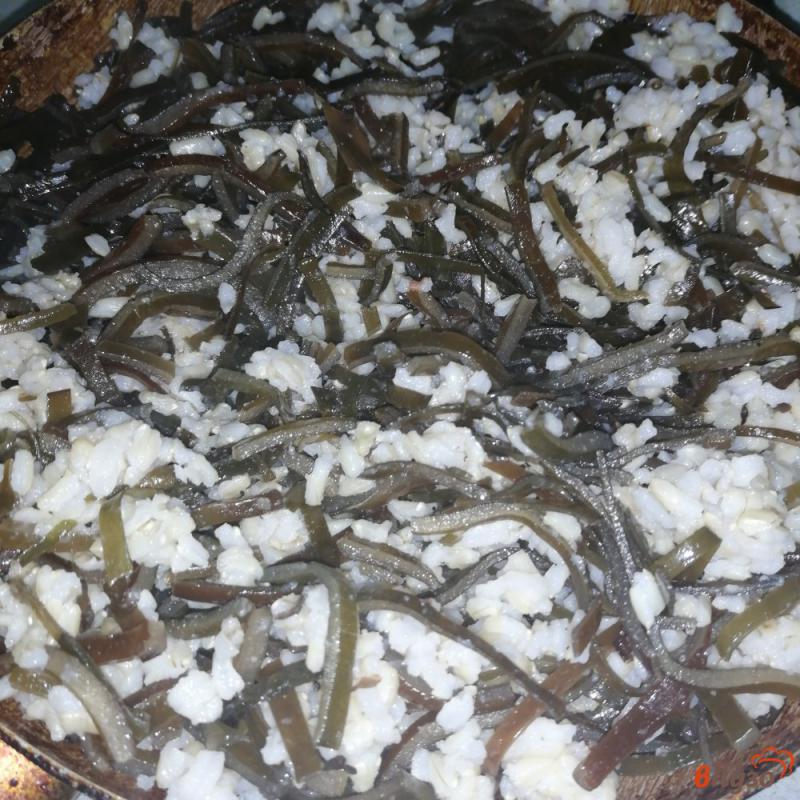 Фото приготовление рецепта: Рис с ламинарией и ростками сои шаг №7