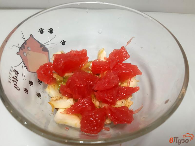 Фото приготовление рецепта: Салат фруктовый с заправкой из авокадо шаг №10