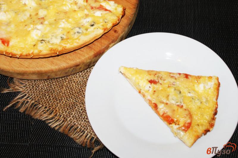 Фото приготовление рецепта: Пицца 4 сыра шаг №7