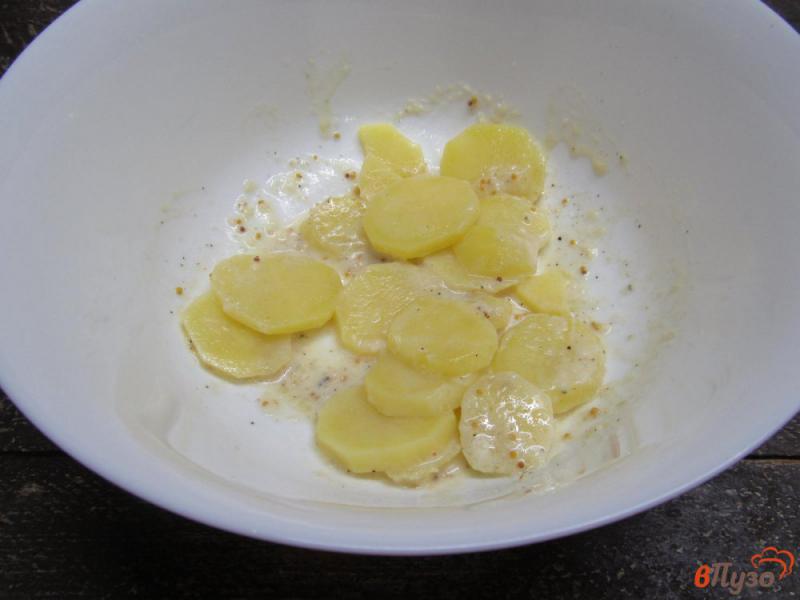 Фото приготовление рецепта: Салат из стручковой фасоли с яйцом и помидором шаг №3
