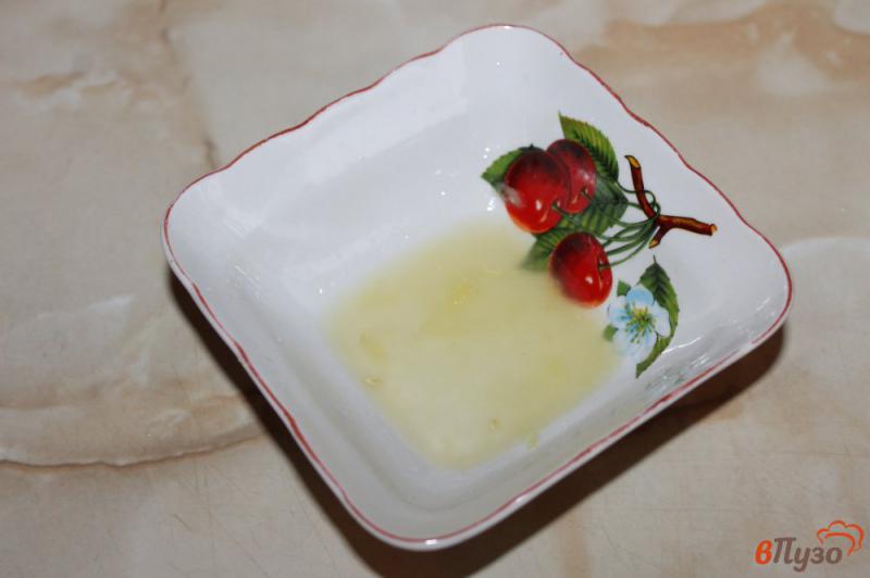 Фото приготовление рецепта: Лимонно  - медовая заправка с соевым соусом для салатов шаг №1
