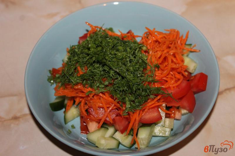 Фото приготовление рецепта: Овощной салат с морковью по - корейски и сыром сулугуни шаг №4
