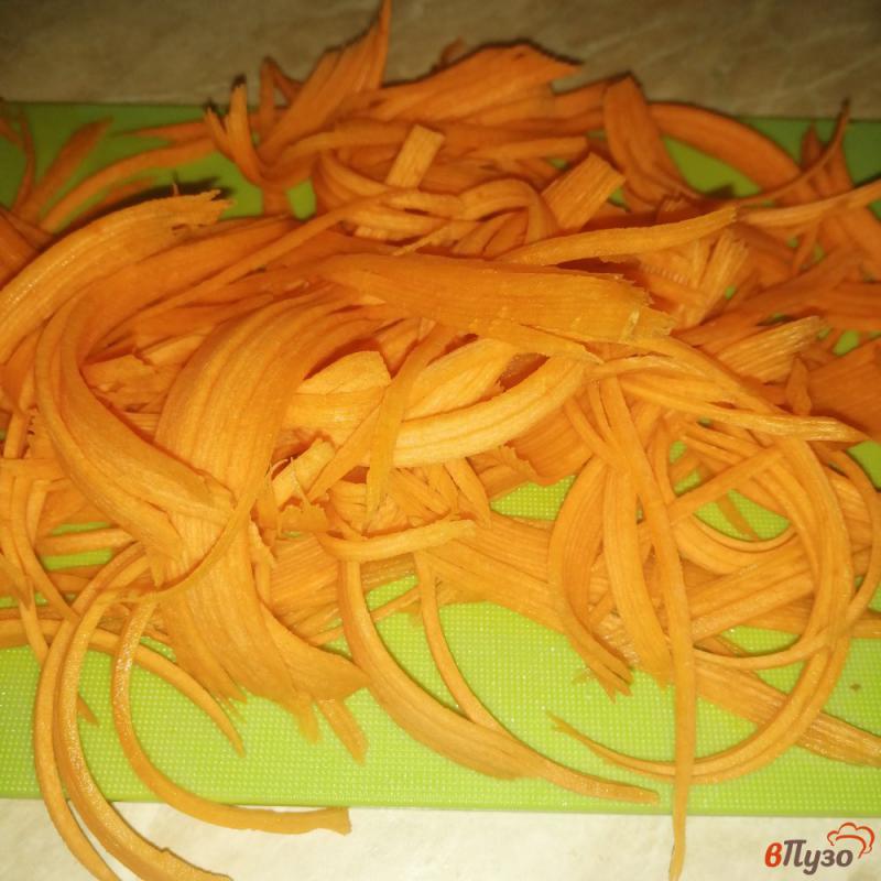 Фото приготовление рецепта: Зубатка с морковью и луком шаг №3