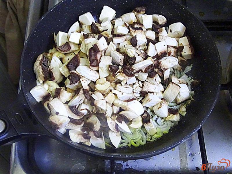 Фото приготовление рецепта: Суп пюре с грибами шаг №4