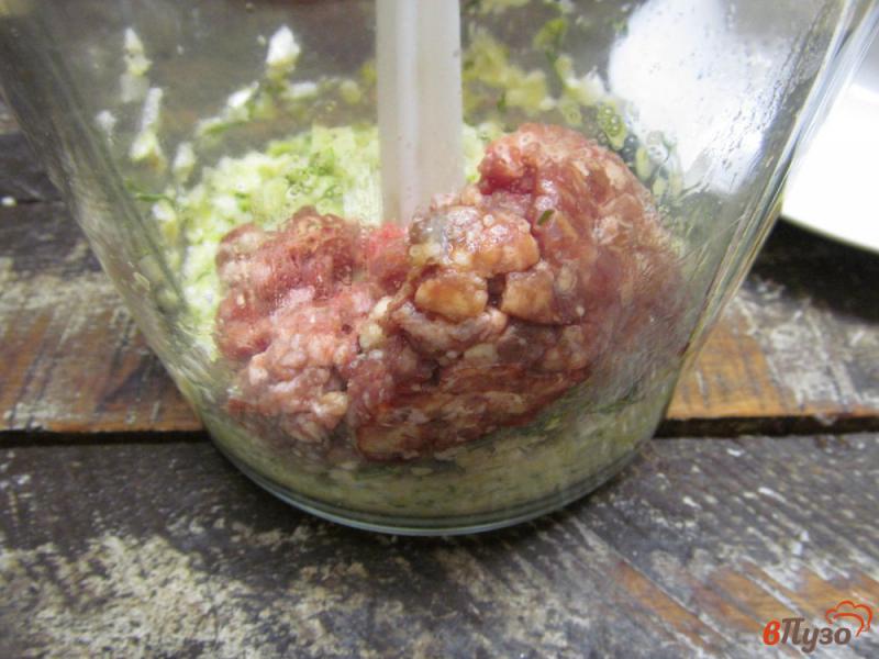 Фото приготовление рецепта: Котлеты из говядины с цветной капустой и брокколи шаг №4