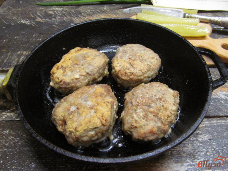 Фото приготовление рецепта: Котлеты из говядины с цветной капустой и брокколи шаг №8