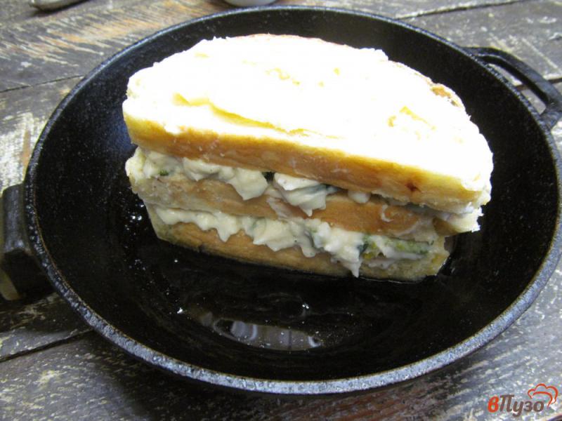 Фото приготовление рецепта: Бутерброд с сырной кремовой начинкой шаг №9