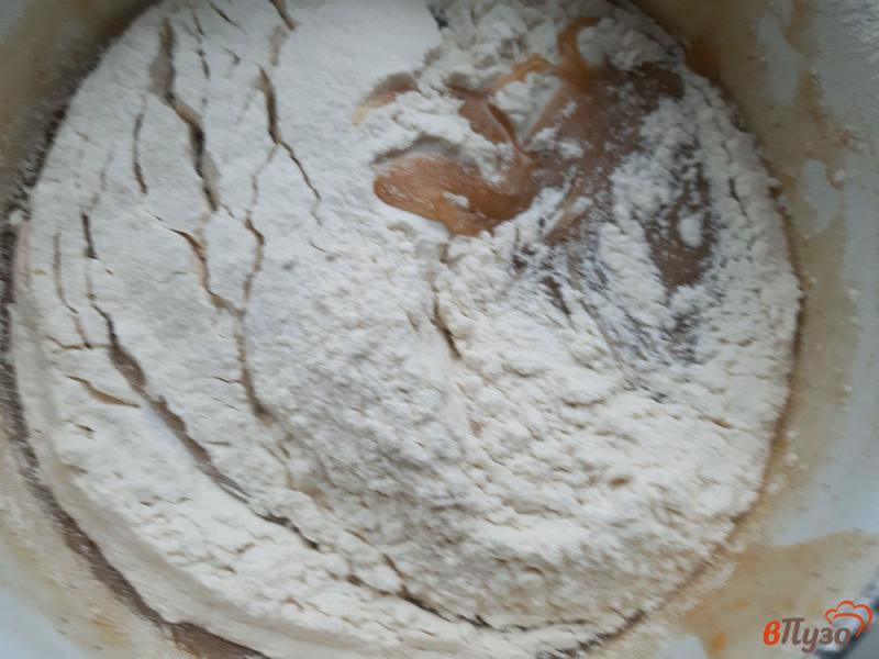 Фото приготовление рецепта: Печенье медовое с росписью глазурью шаг №6