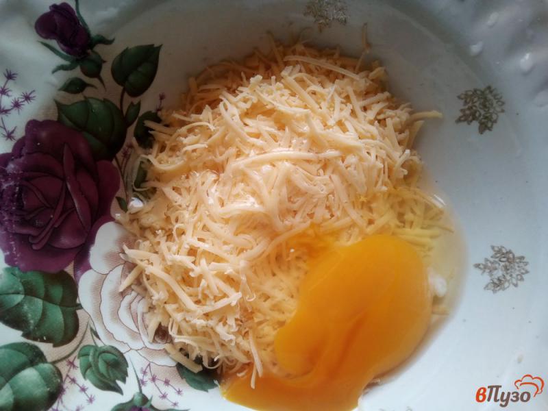 Фото приготовление рецепта: Куриный суп с сырными галушками шаг №5