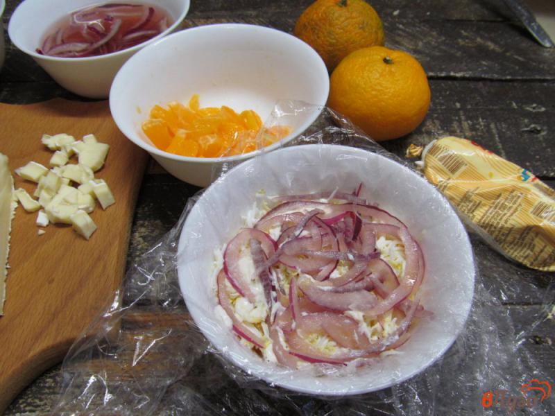 Фото приготовление рецепта: Мандариновый салат с сыром шаг №9