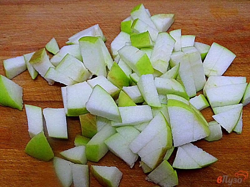 Фото приготовление рецепта: Зелёный час с киви и яблоком шаг №4