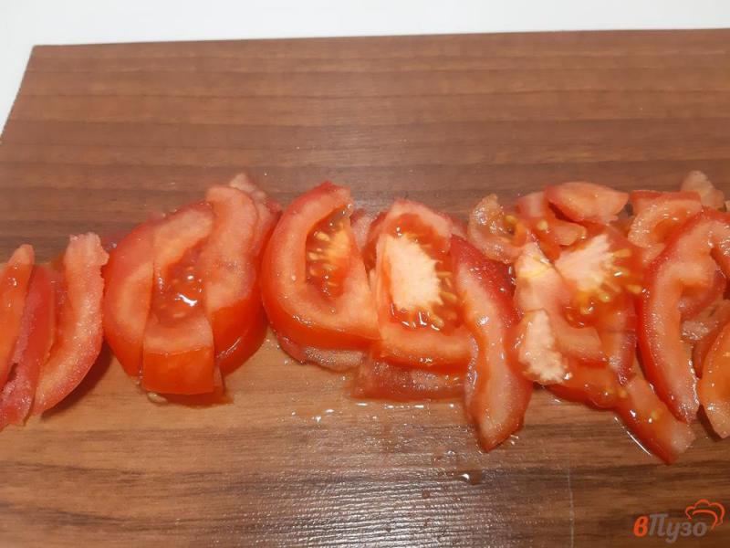 Фото приготовление рецепта: Пицца с сосисками и помидорами шаг №2