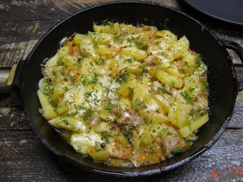Фото приготовление рецепта: Тушеный картофель со свининой шаг №8