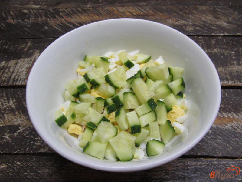 Фото приготовление рецепта: Салат из индейки с огурцом шаг №3