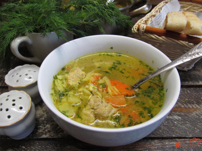 Фото приготовление рецепта: Суп из индейки с капустой и пастой орзо шаг №6