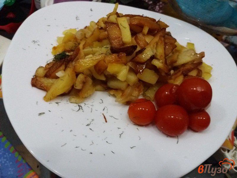 Фото приготовление рецепта: Жаренный картофель с двумя видами сала шаг №11