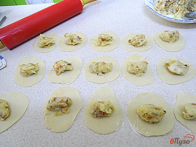 Фото приготовление рецепта: Заготовка вареников с картофелем и капустой (микс) впрок шаг №10