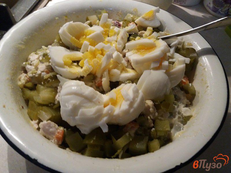 Фото приготовление рецепта: Салат Оливье с куриным филе шаг №9