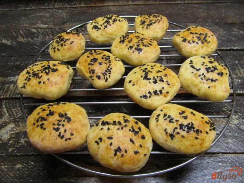 Фото приготовление рецепта: Соленое печенье с творогом шаг №8