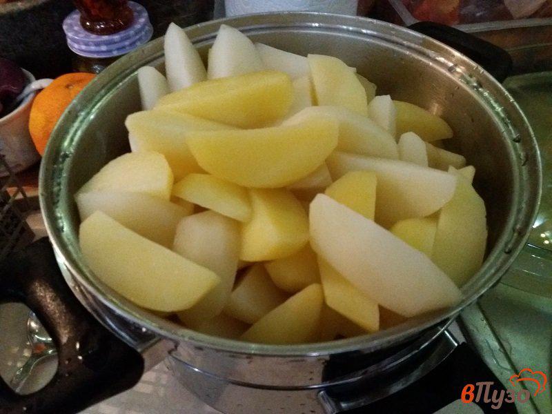 Фото приготовление рецепта: Запеченный пряный картофель шаг №4