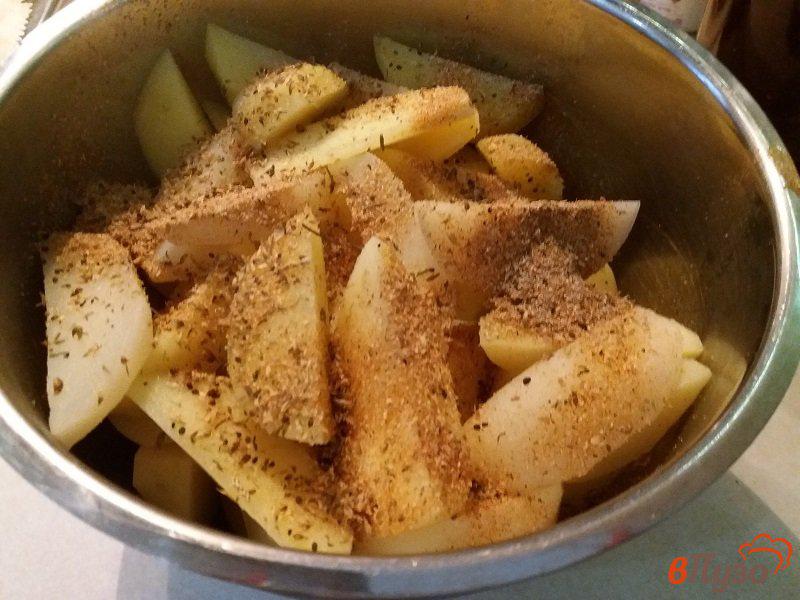 Фото приготовление рецепта: Запеченный пряный картофель шаг №5