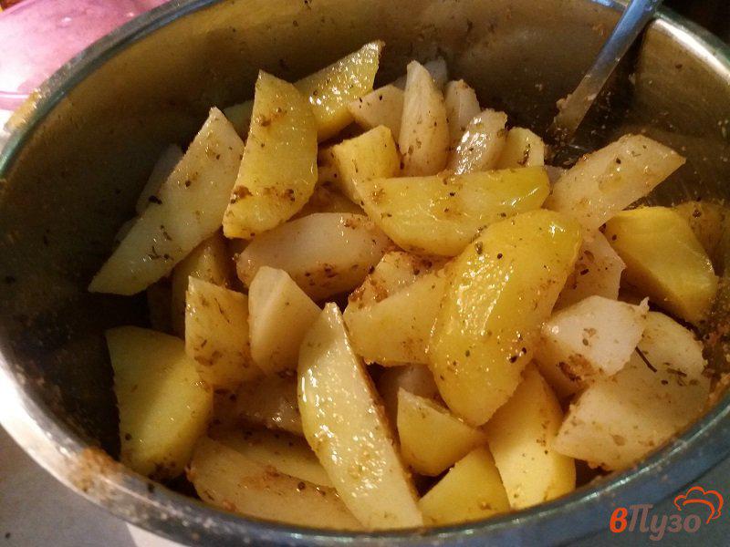Фото приготовление рецепта: Запеченный пряный картофель шаг №6