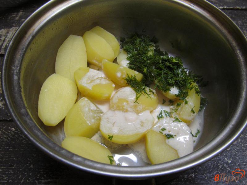 Фото приготовление рецепта: Картофель с простоквашей и жареным луком шаг №4