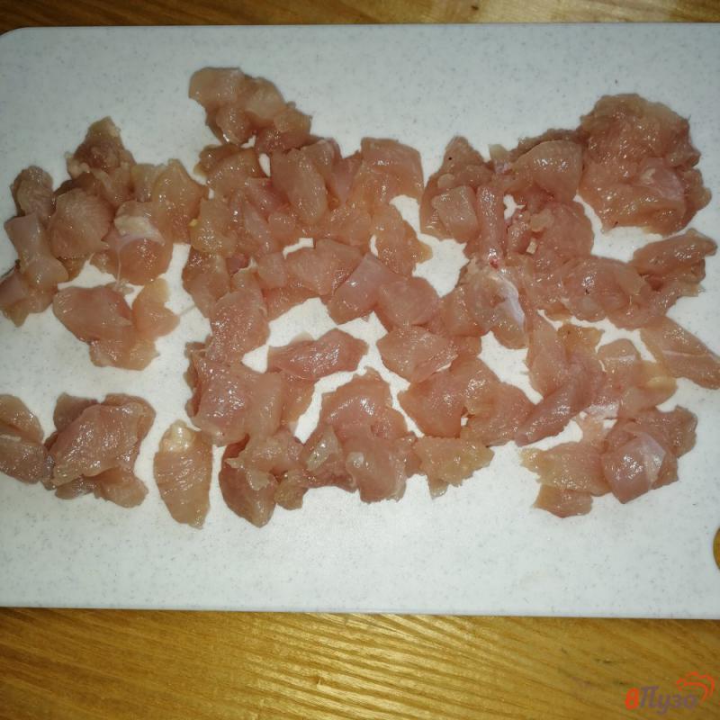 Фото приготовление рецепта: Свино-куриные колбаски с паприкой и петрушкой шаг №2