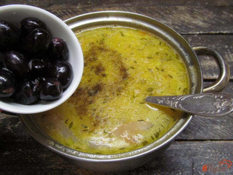 Фото приготовление рецепта: Суп с оливками и квашеной капустой шаг №5