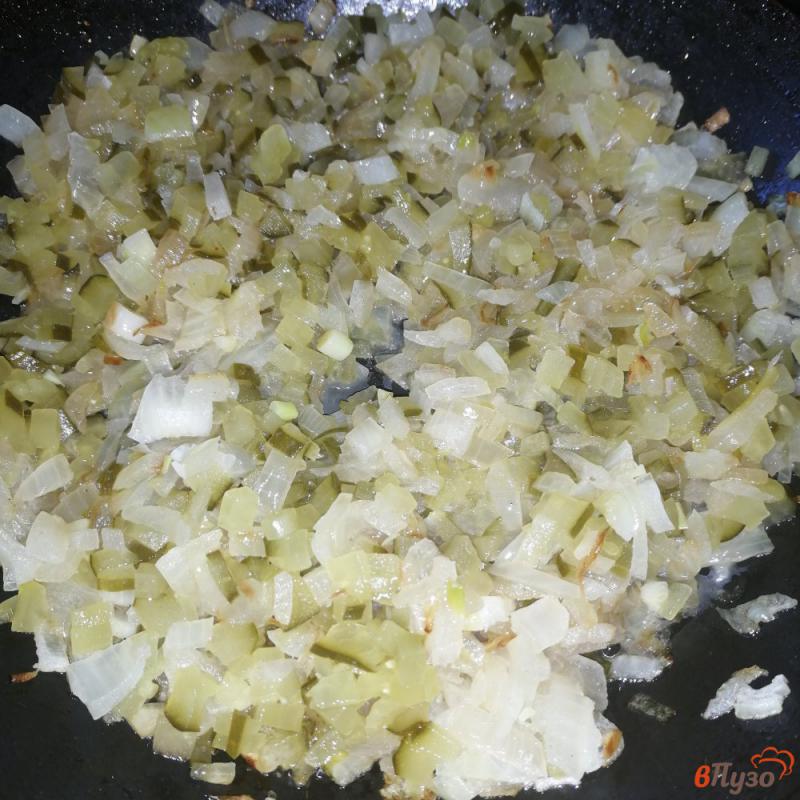Фото приготовление рецепта: Мясной суп с сосисками, копченостями и языком шаг №6