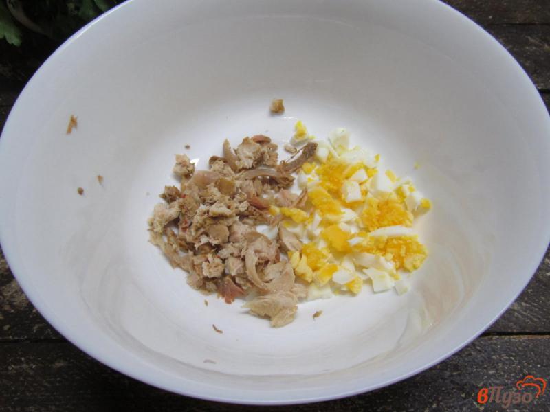 Фото приготовление рецепта: Салат из мяса курицы и оливок шаг №1