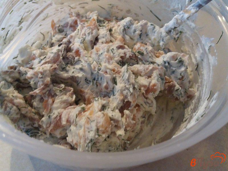 Фото приготовление рецепта: Тарталетки с форелью и творожным сыром шаг №4