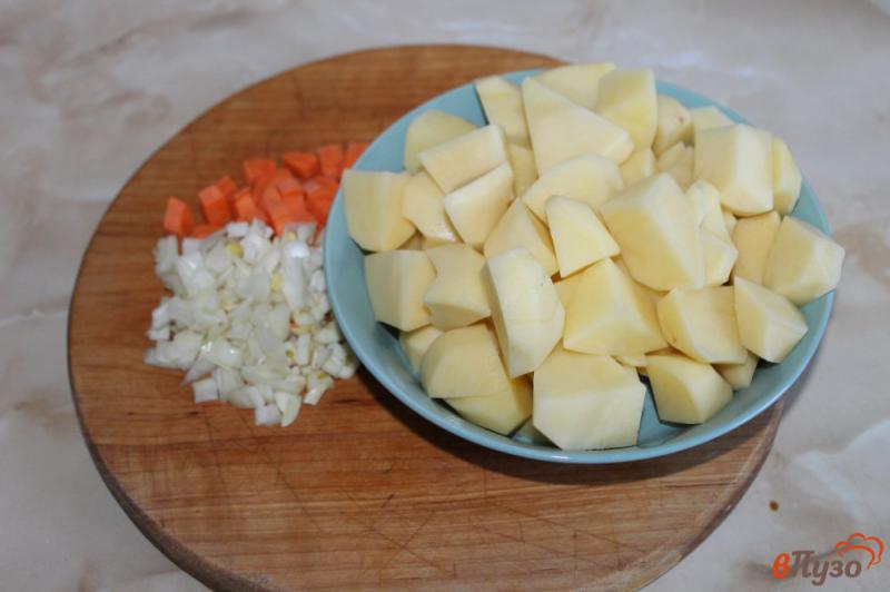 Фото приготовление рецепта: Рагу из картофеля с вешенками шаг №1