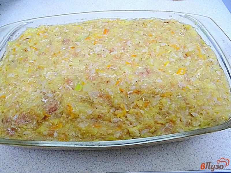 Фото приготовление рецепта: Запеканка с рисом, фаршем и капустой шаг №8