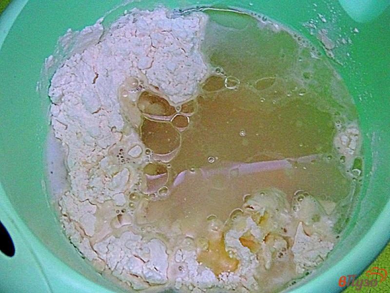 Фото приготовление рецепта: Блины на воде с квашеной капустой шаг №3