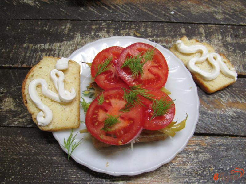 Фото приготовление рецепта: Закрытый бутерброд с сыром и стручковой фасолью шаг №9
