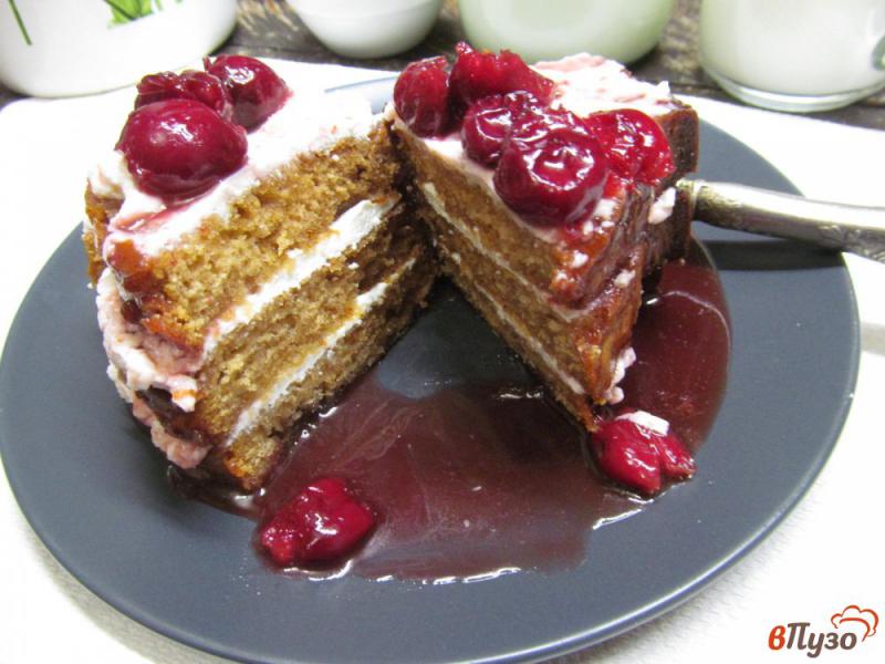 Фото приготовление рецепта: Десерт из творожной массы с вишневым соусом шаг №10