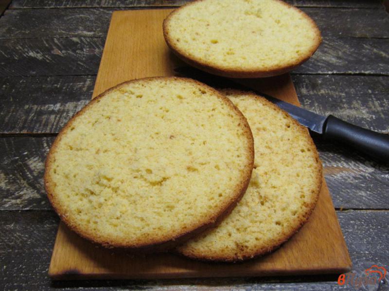 Фото приготовление рецепта: Бисквитный торт с заварным кремом шаг №16