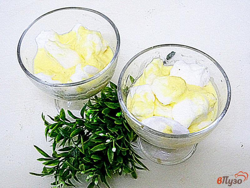 Фото приготовление рецепта: Десерт *Снежки* в ванильном соусе шаг №12
