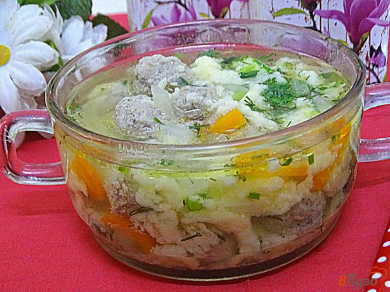 Фото приготовление рецепта: Суп с жидкими галушками и фрикадельками шаг №10