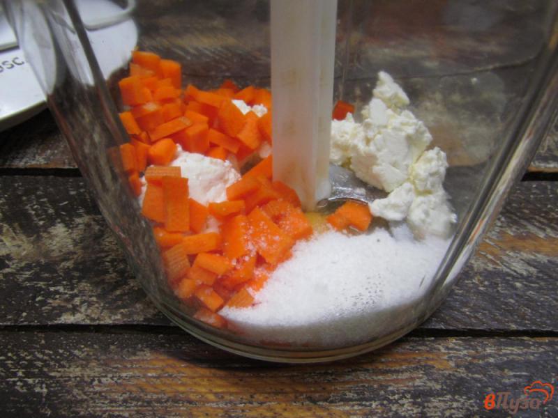 Фото приготовление рецепта: Морковные сырники с манной крупой шаг №2