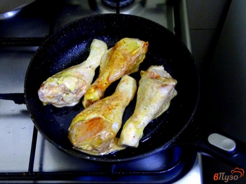 Фото приготовление рецепта: Куриные голени в кефирном маринаде шаг №5
