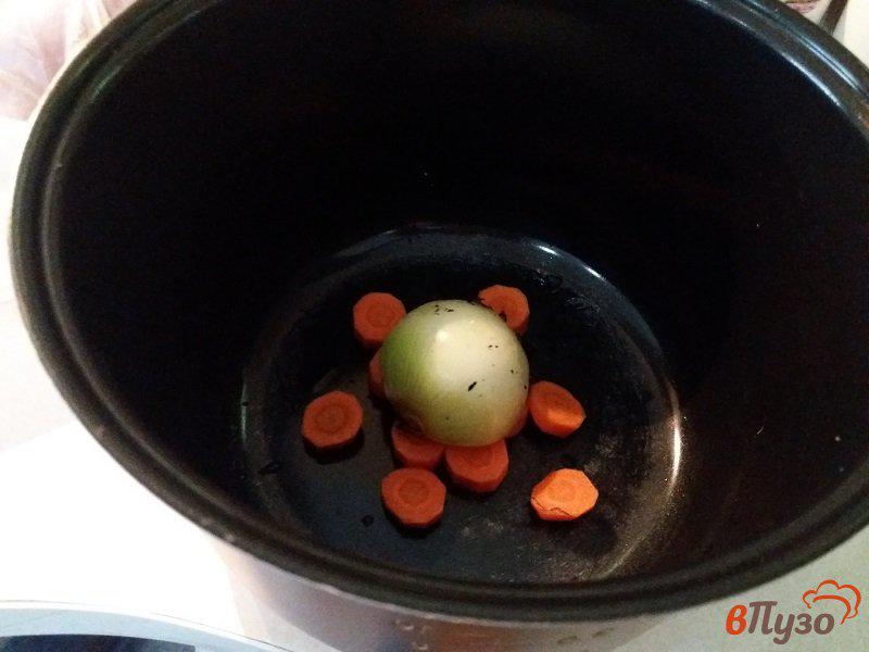 Фото приготовление рецепта: Борщ из квашеной капусты со свеклой шаг №2