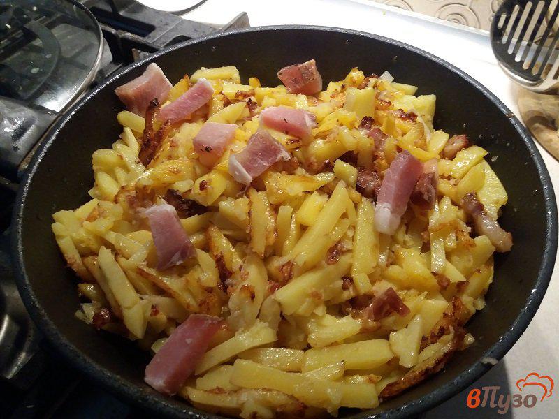 Фото приготовление рецепта: Жаренный картофель на смальце шаг №10
