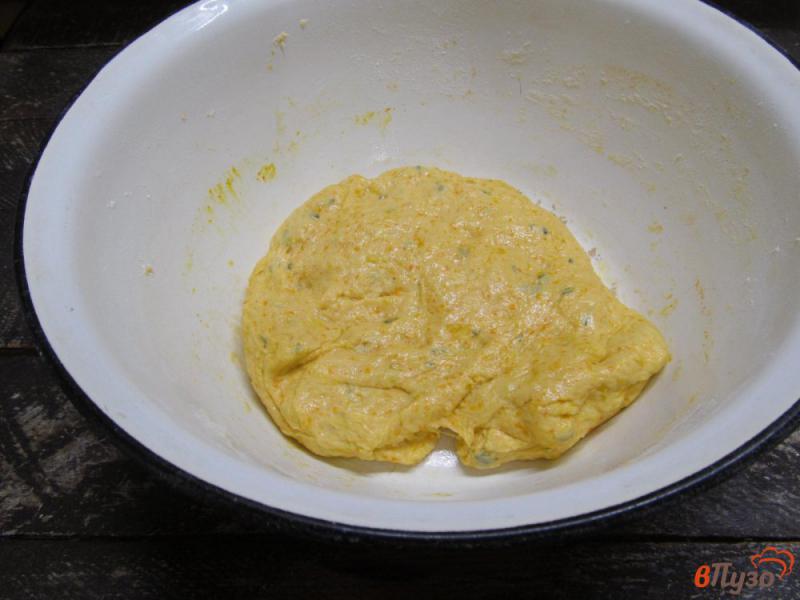 Фото приготовление рецепта: Хлеб с тыквой и листьями тимьяна шаг №5