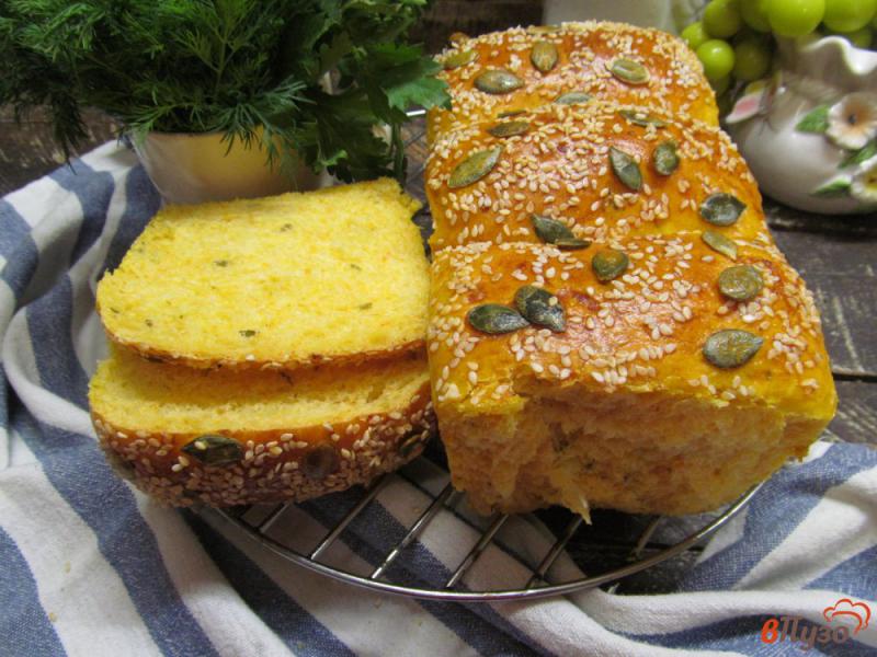 Фото приготовление рецепта: Хлеб с тыквой и листьями тимьяна шаг №14