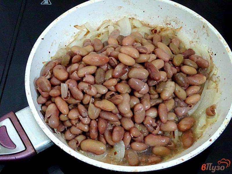 Фото приготовление рецепта: Фасоль в томатном соусе шаг №4